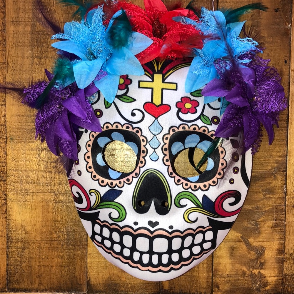 Beautiful costume mask!